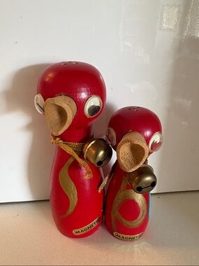 Vintage Wooden Bird MCM Salt & Pepper Shakers with Bells Made in Japan